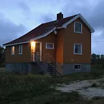 Bogstrand, Dverbergveien 11, 8485 Holiday home Dverberg