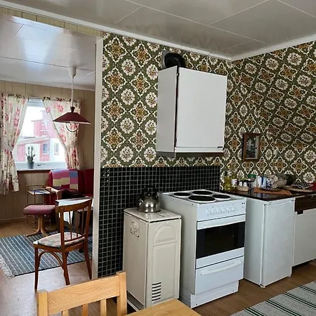 Bogstrand, Dverbergveien 11, 8485 * Dverberg